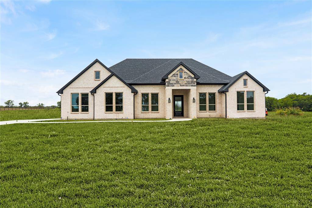 7637 County Road 1052, Celeste, TX 75423