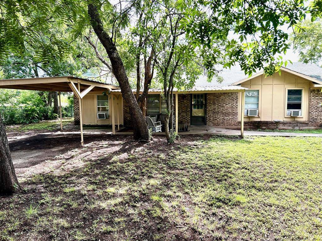 507 S 1st Street, Bangs, TX 76823