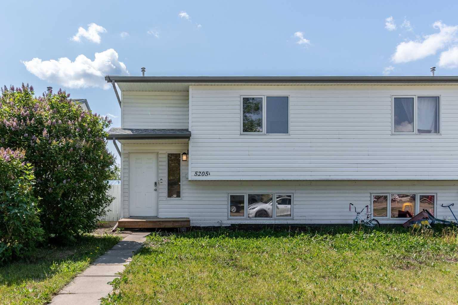 5205 52 Ave #A, Camrose, AB T4V3G3