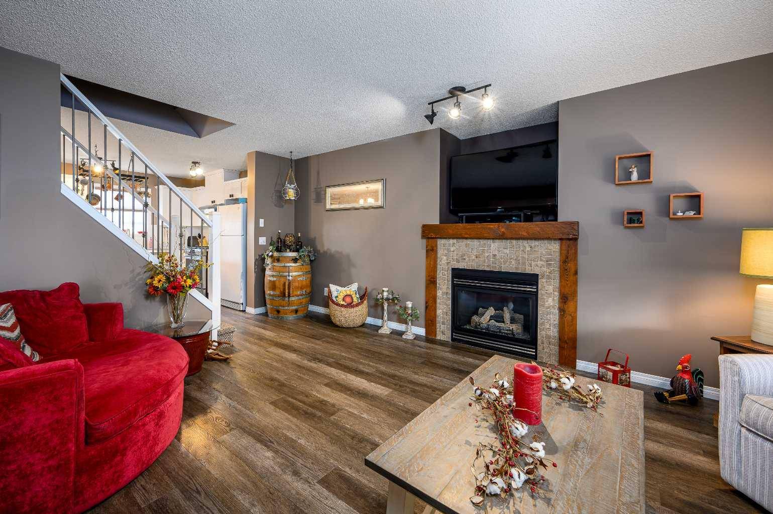 Calgary, AB T3G 5K9,162 Citadel Mesa Close Northwest