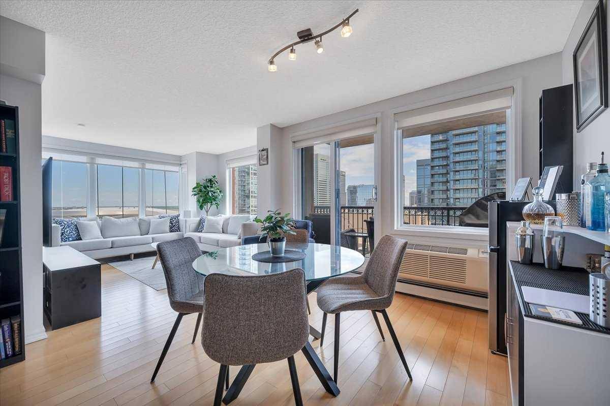 10180 104 ST #1707, Edmonton, AB T5J 1A7