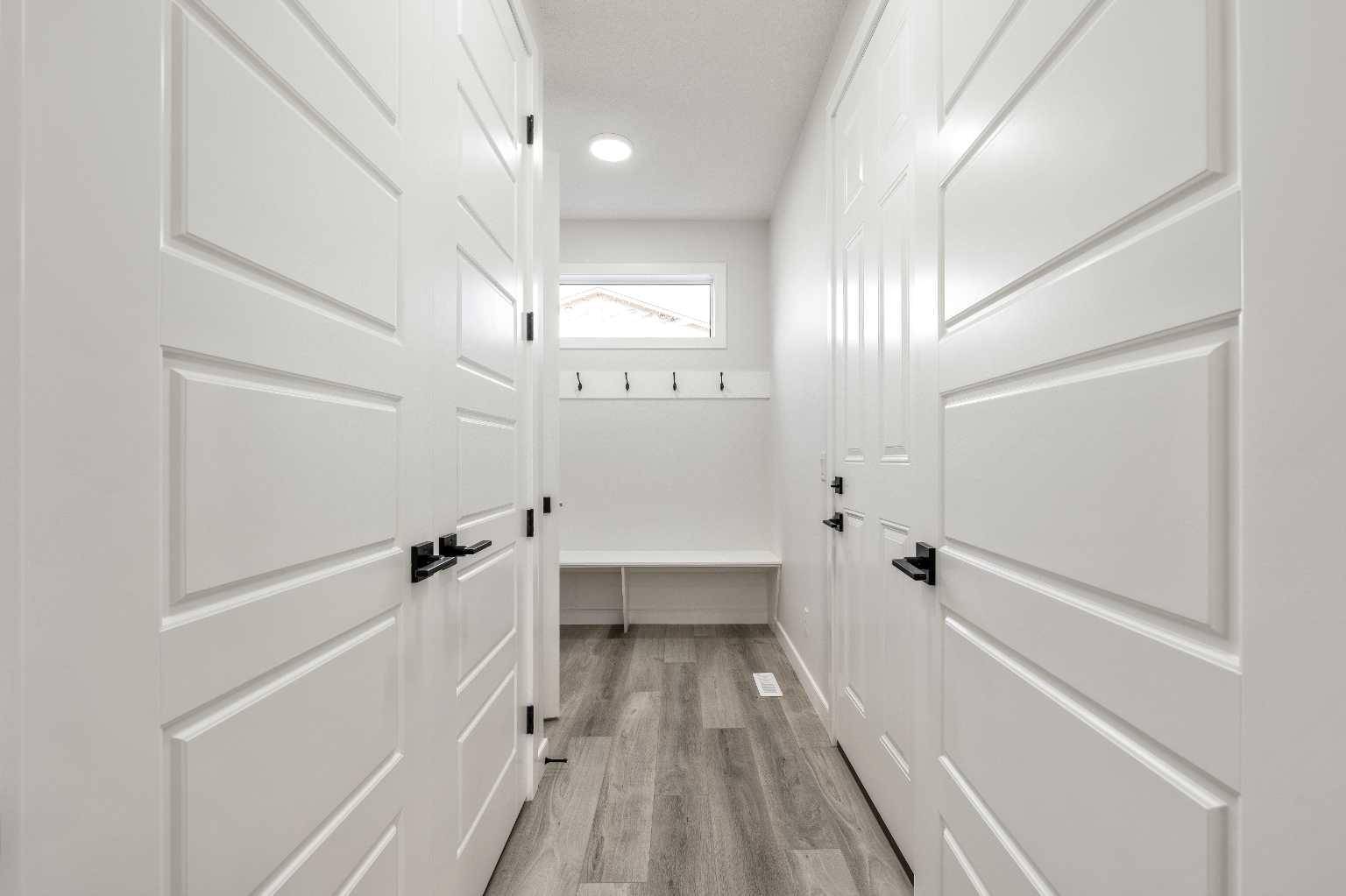 Chestermere, AB T1X 2X5,60 Dawson Wharf MT