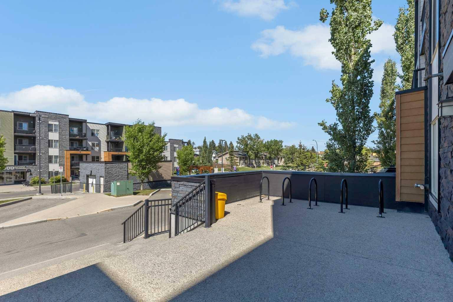 Calgary, AB T2A 4Y5,1317 27 ST SE #3208
