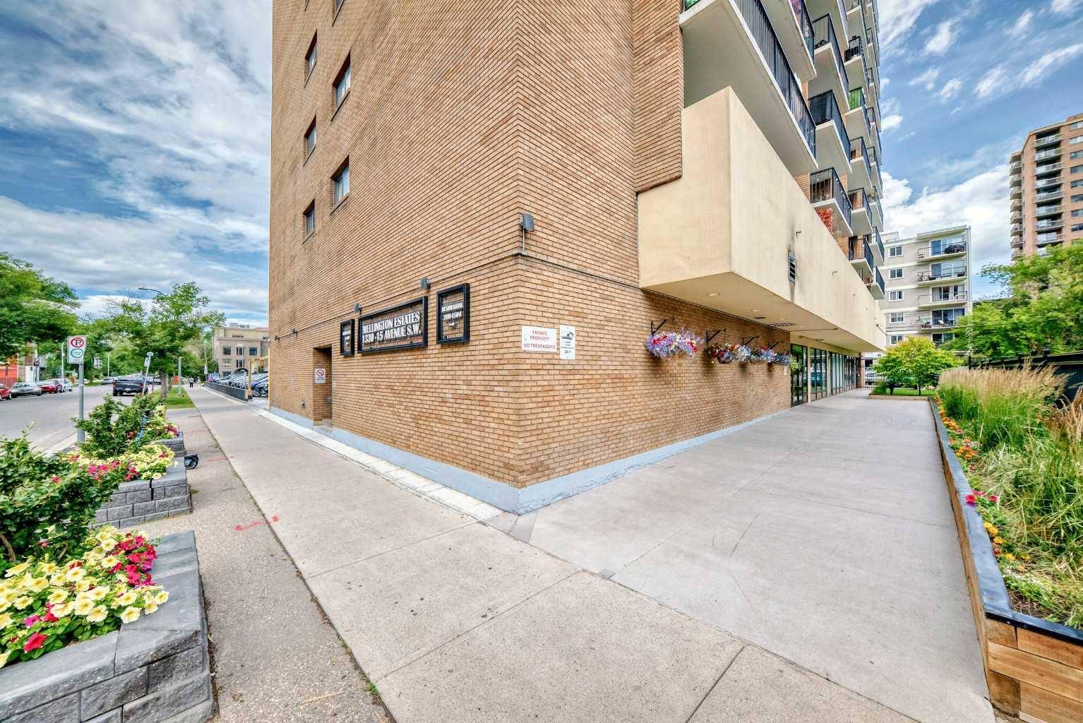 Calgary, AB T3C 3N7,1330 15 AVE SW #1204