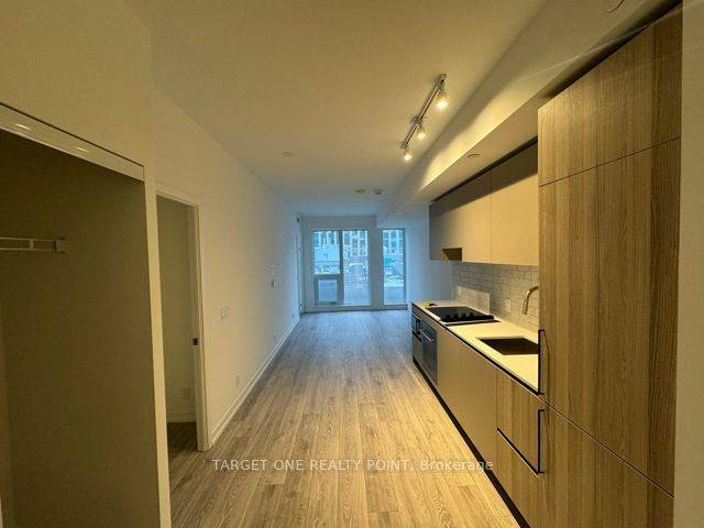 Toronto C01, ON M5V 3W2,55 Mercer ST #1511