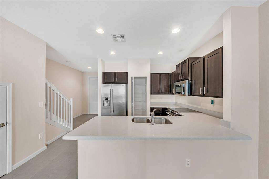 Oakland Park, FL 33334,4208 N Dixie Hwy #25