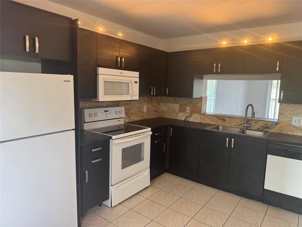 Pembroke Pines, FL 33027,950 SW 138th Ave #305