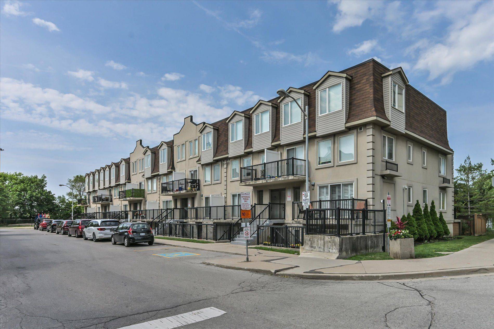 Toronto W05, ON M3M 0A2,55 George Appleton WAY #1036