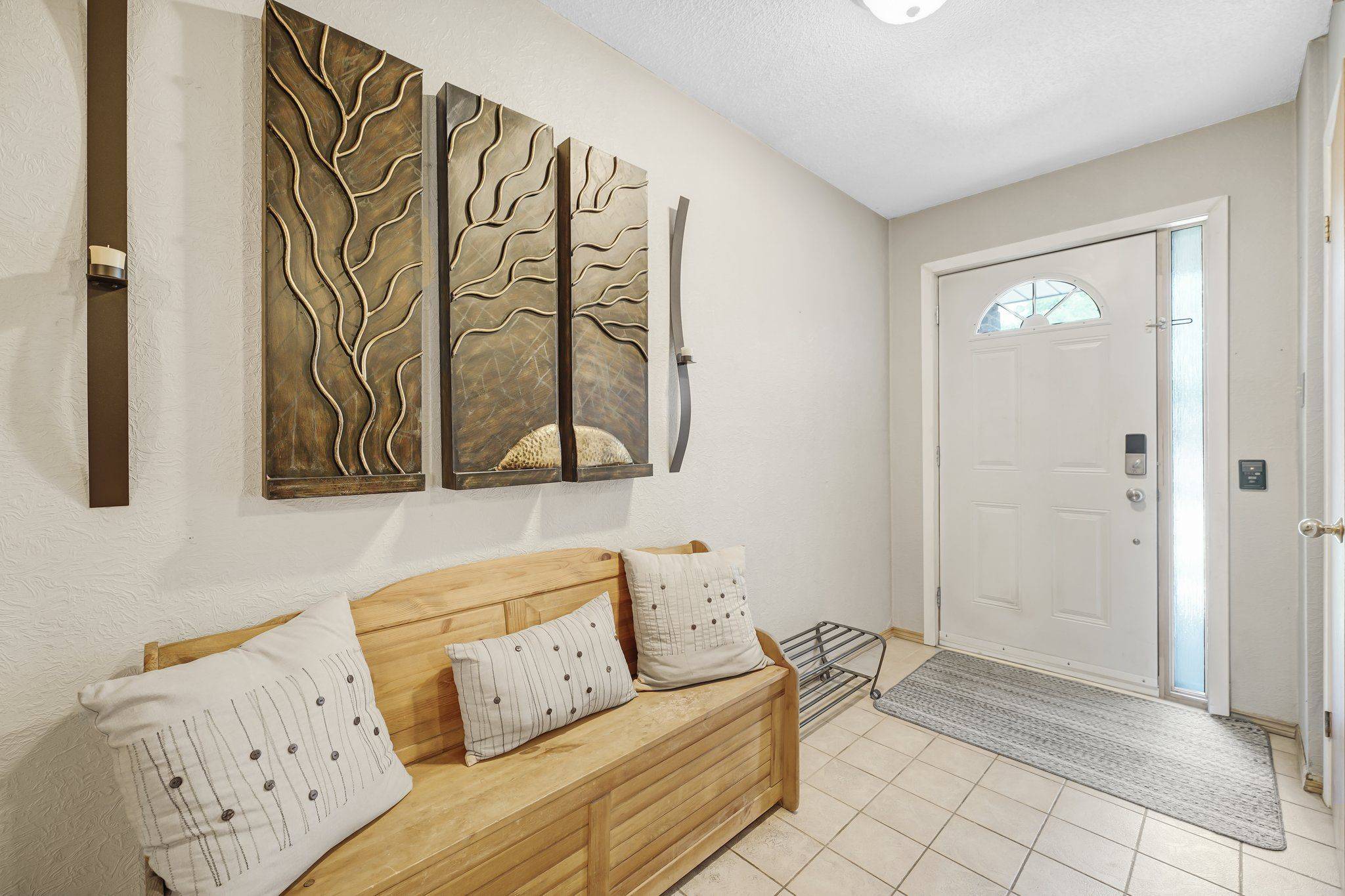 Brampton, ON L6Z 3T2,22 Donna DR
