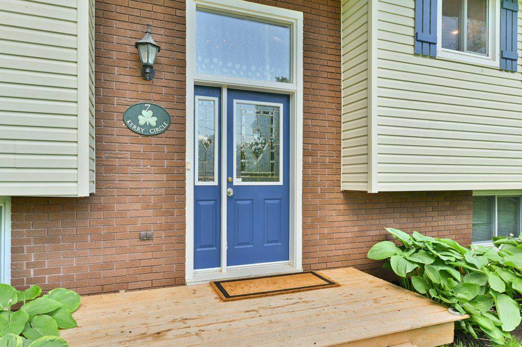 Selwyn, ON K0L 1T0,7 Kerry CIR