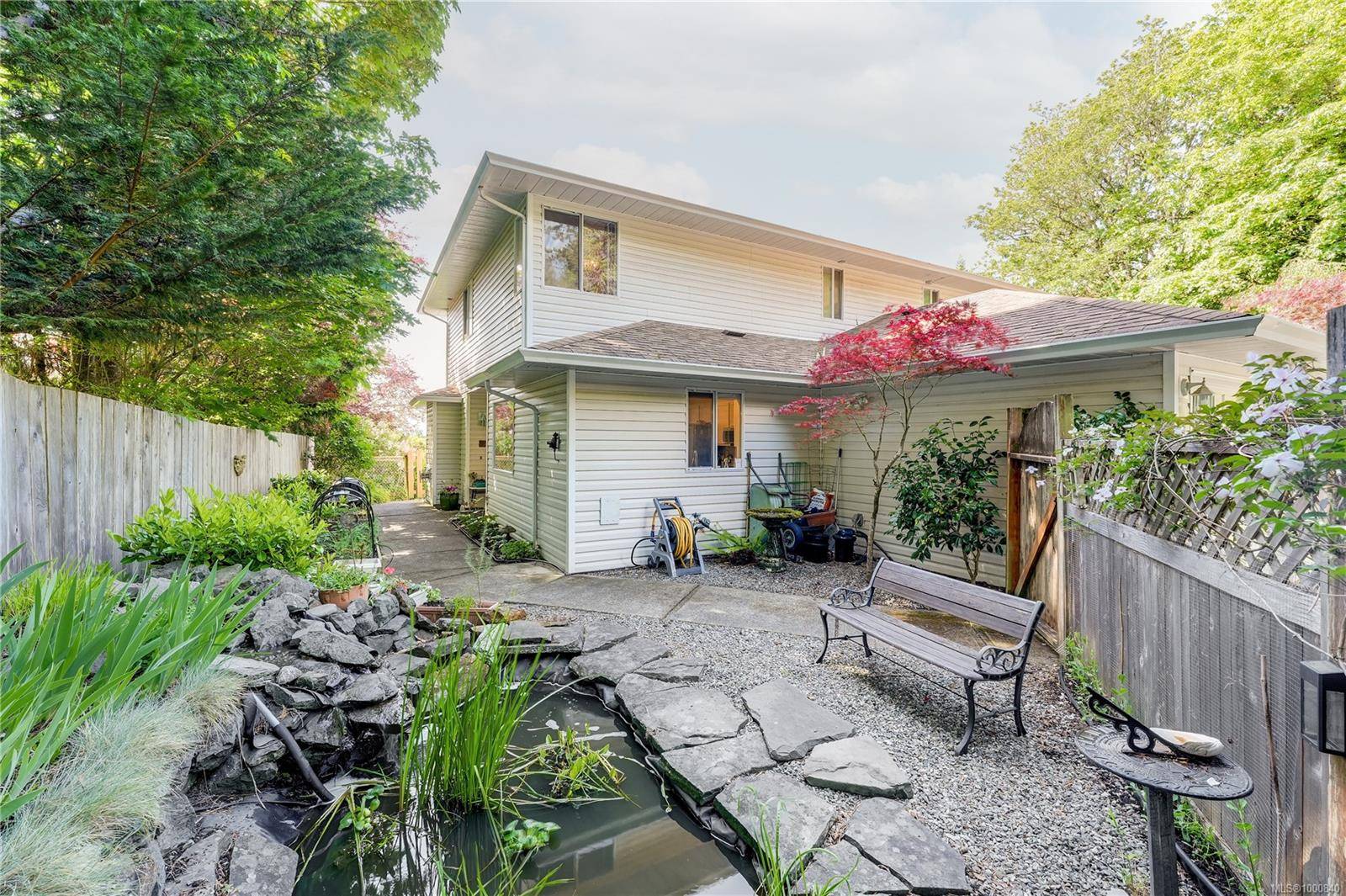 2056 Gladys Pl, Sooke, BC V9Z 0E6