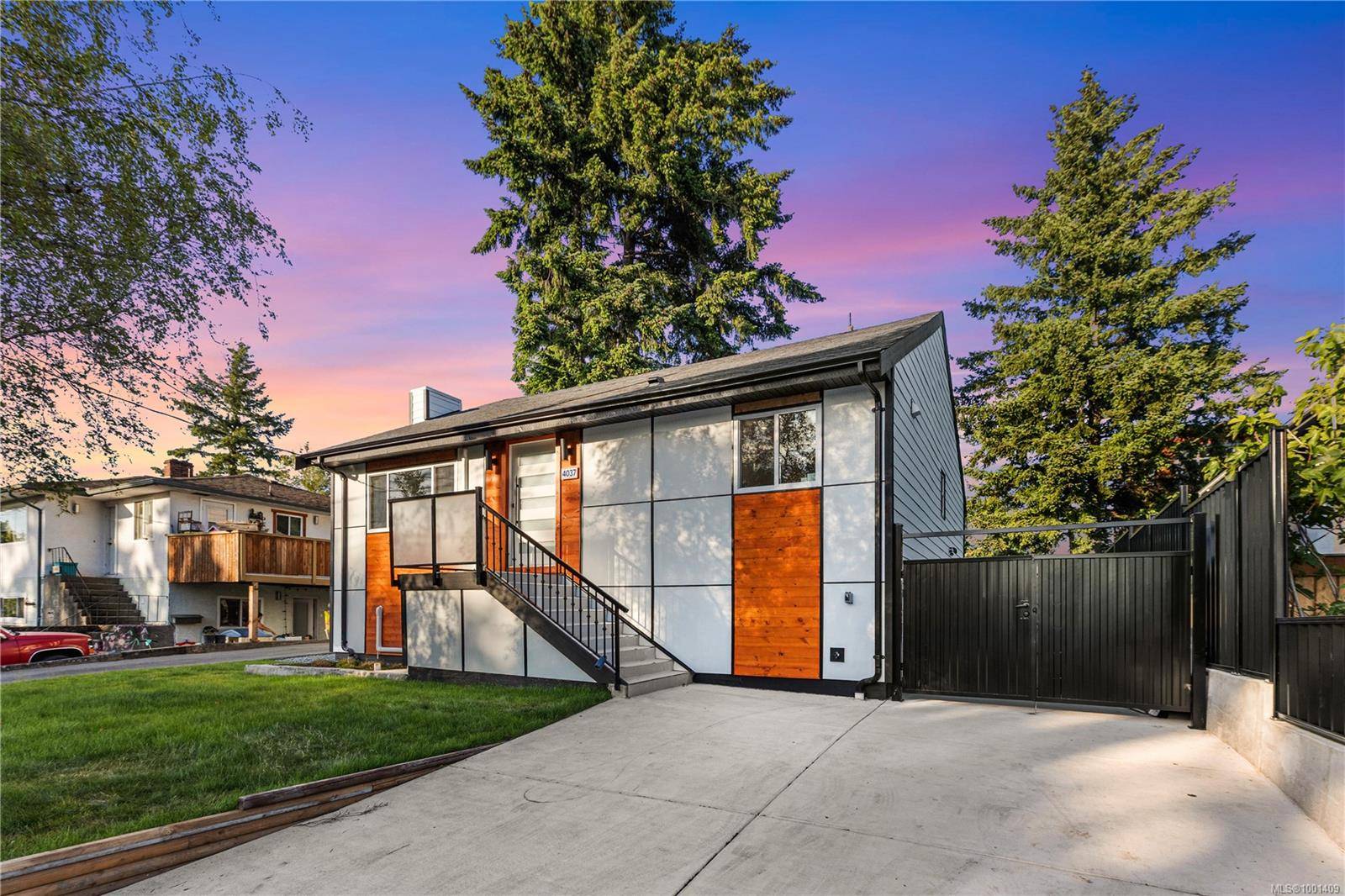 4037 Lakehill Pl, Saanich, BC V8X 2J6