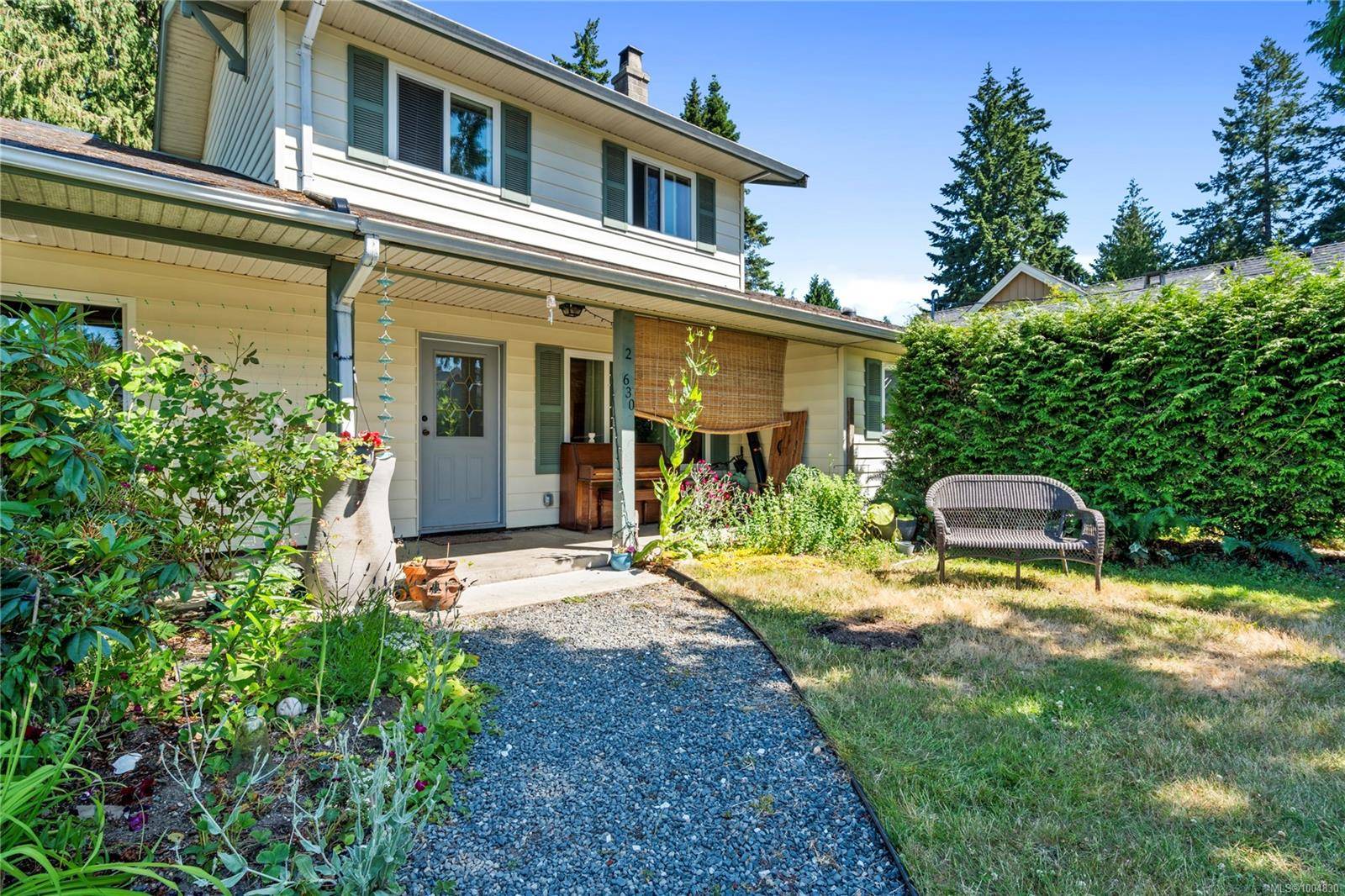630 Maple St #2, Qualicum Beach, BC V9K 1J3