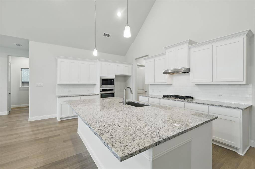 Aledo, TX 76008,305 Fire Blade Drive