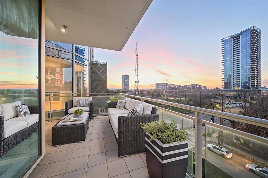 Dallas, TX 75201,2900 Mckinnon Street #404