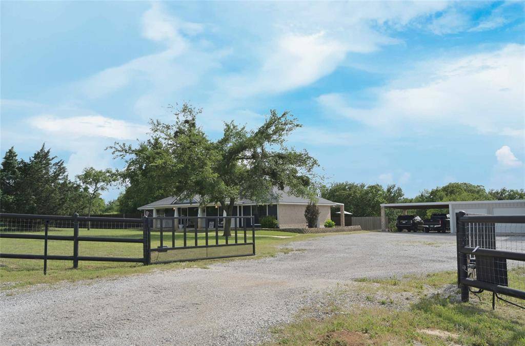 Paradise, TX 76073,228 County Road 3385