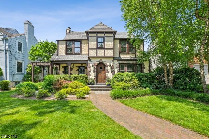 49 Greenwood Drive, Millburn Twp., NJ 07041
