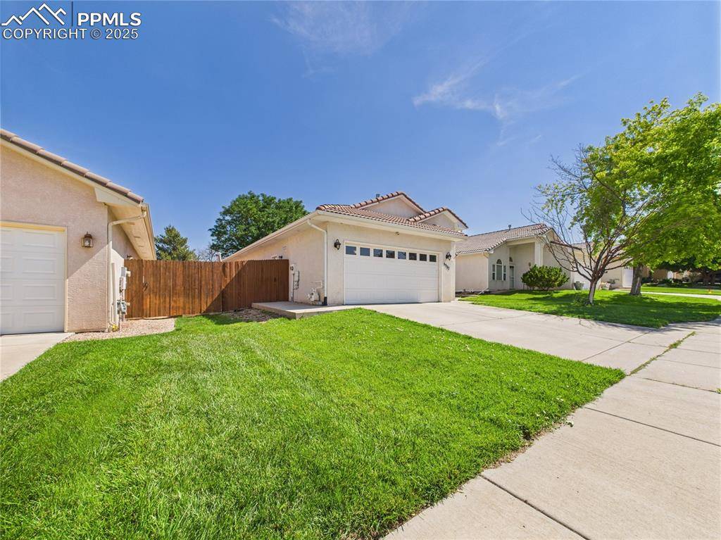 Pueblo, CO 81005,4907 Briarcrest DR