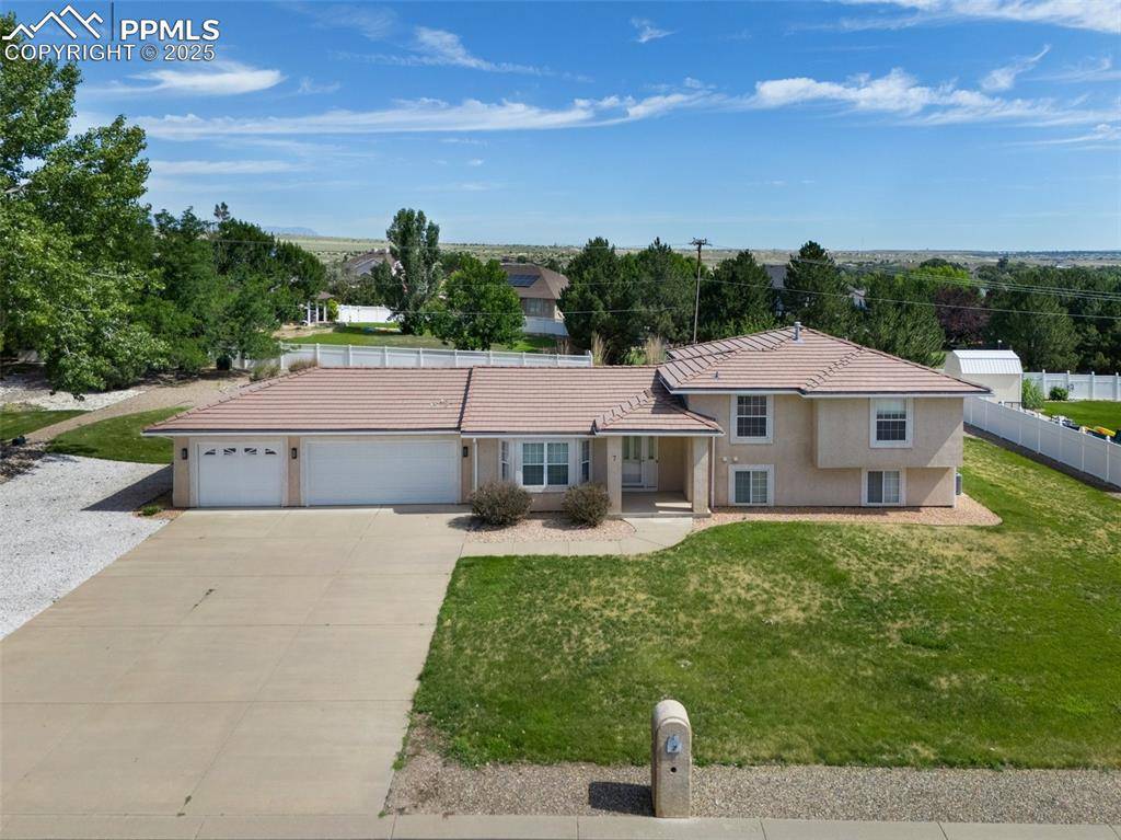 7 Tierra Casa DR, Pueblo, CO 81005