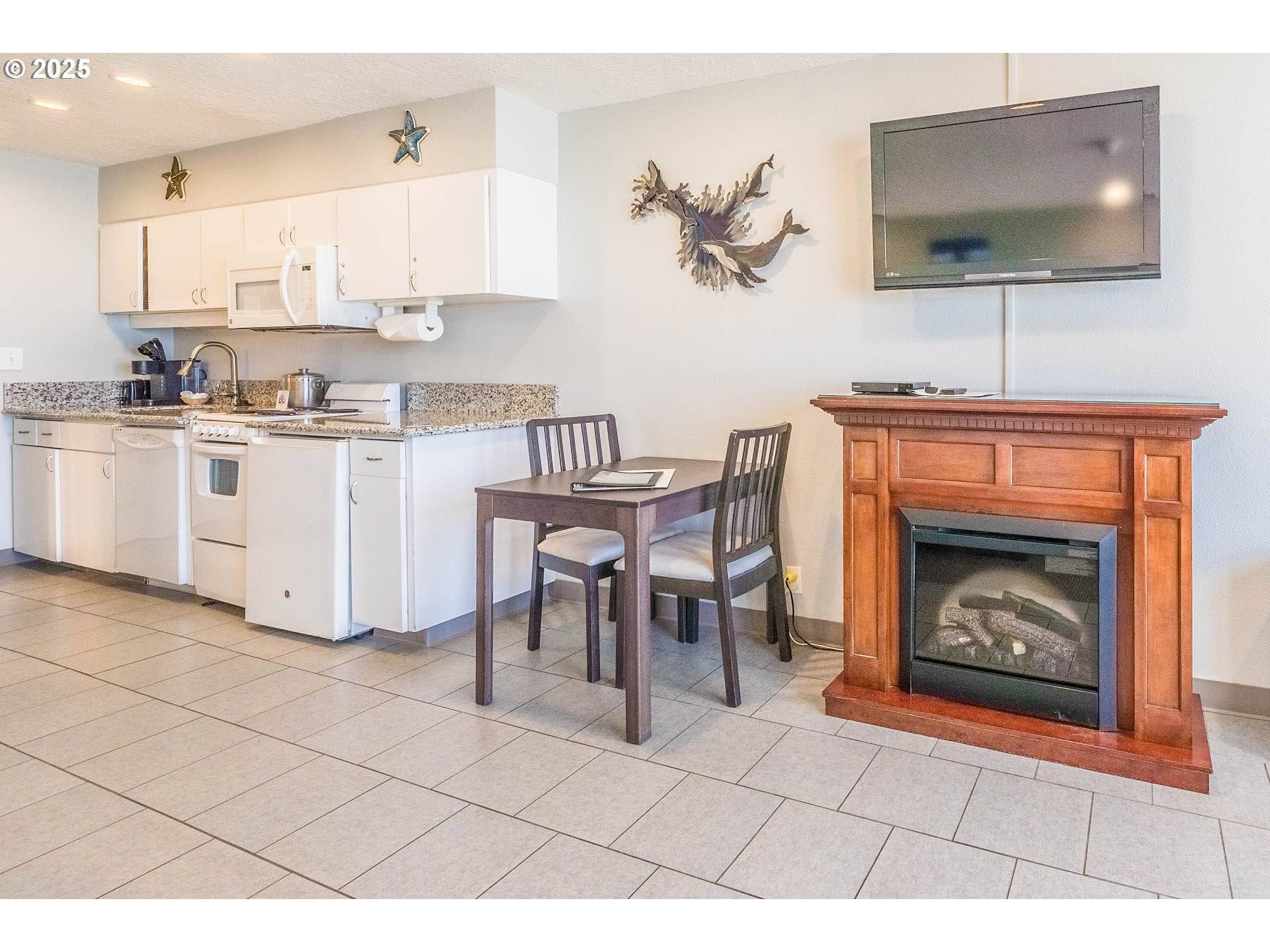 Lincoln City, OR 97367,4009 SW HIGHWAY 101, 140 #140