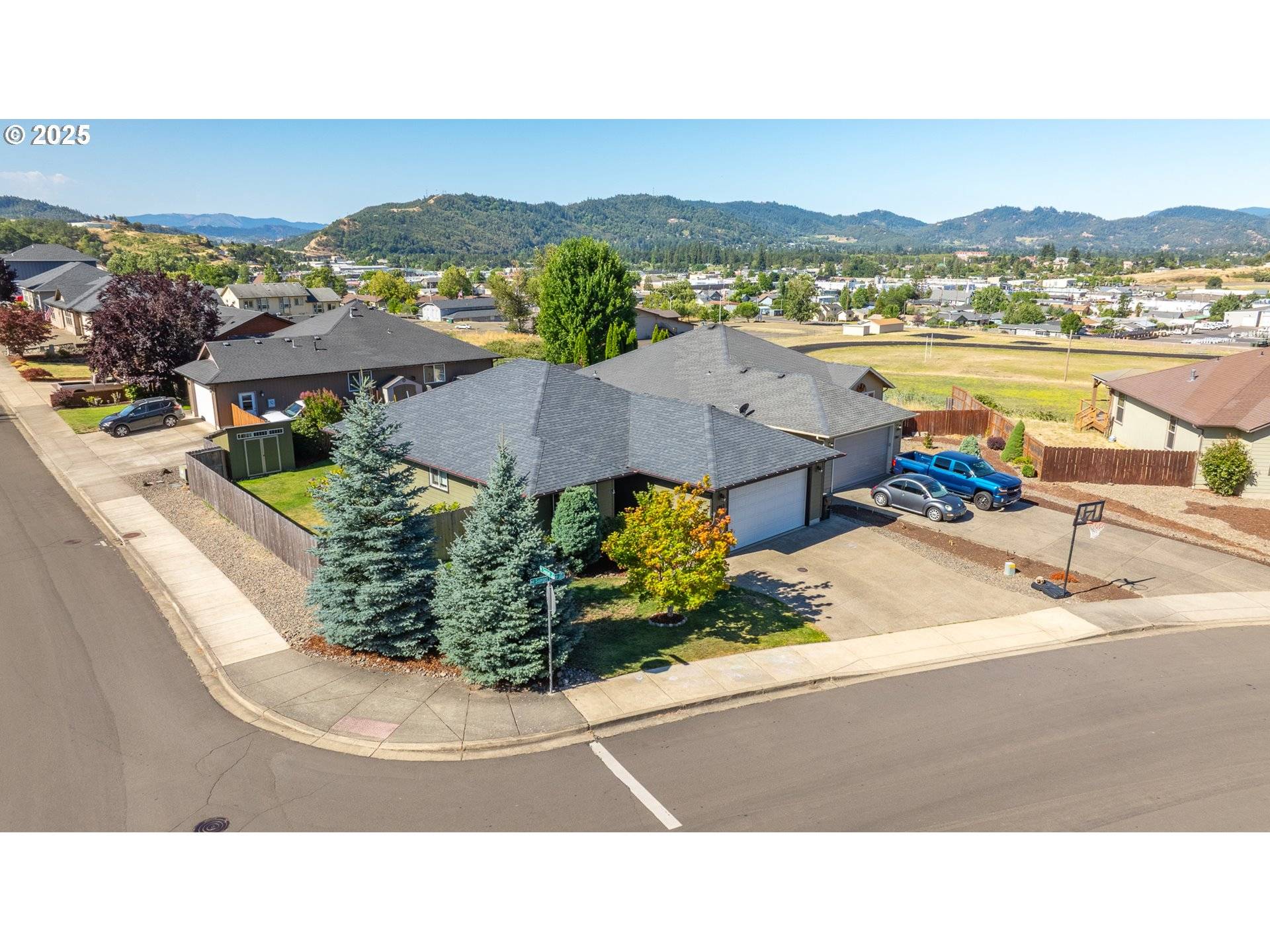 1862 NE SUNSET LOOP DR, Roseburg, OR 97470