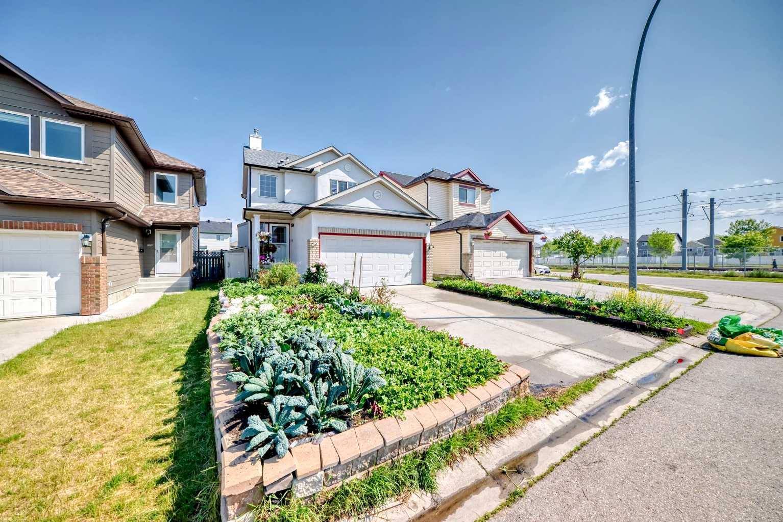 96 Saddleback WAY NE, Calgary, AB T3J 4K5