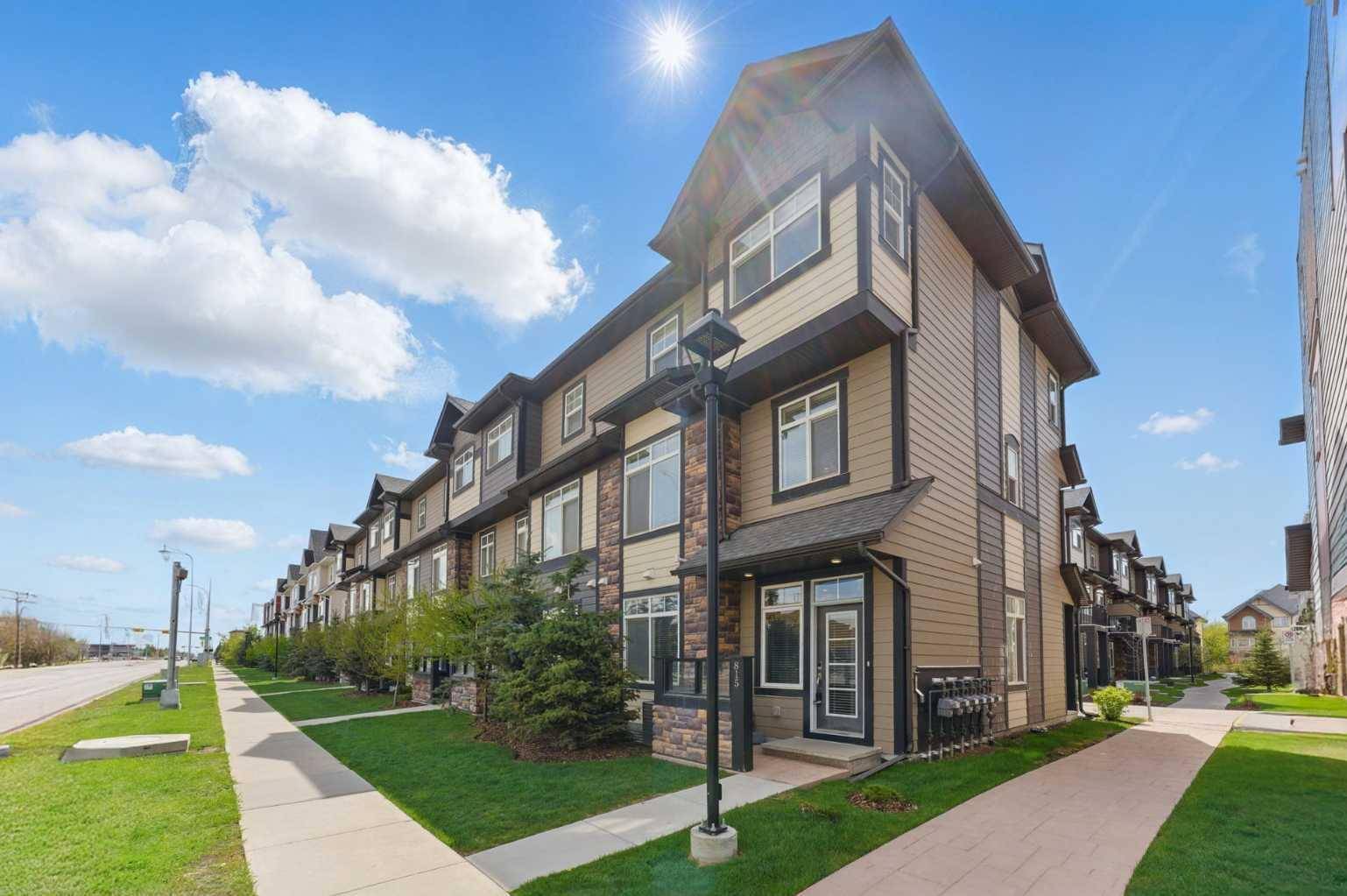 815 85 ST Southwest, Calgary, AB T3H 1W7