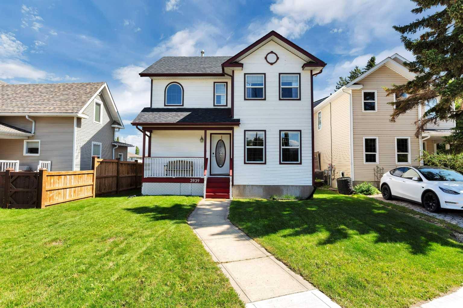 3939 50 Avenue, Sylvan Lake, AB T4S 1B7