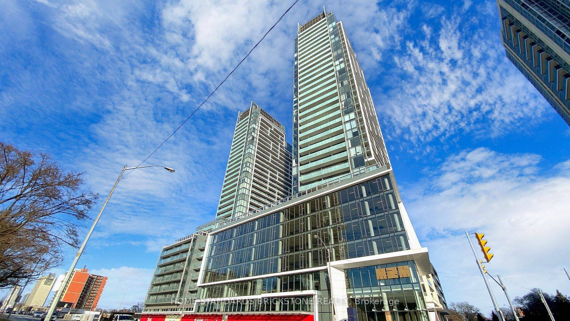 7 Golden Lion HTS #N322, Toronto C14, ON M2M 0C1