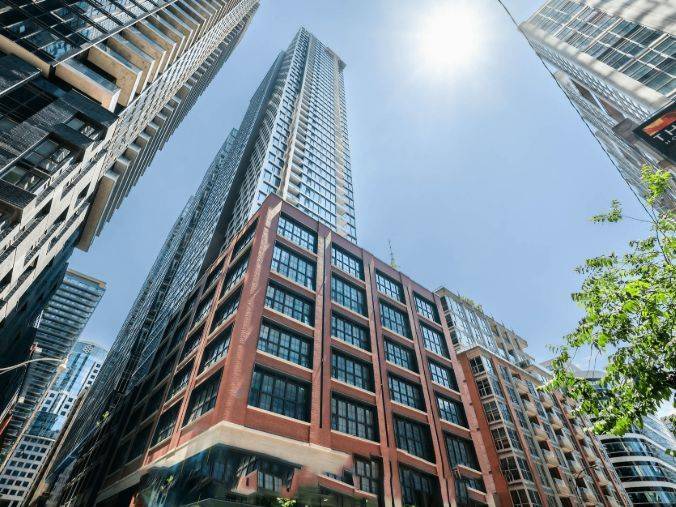 55 Mercer ST #612, Toronto C01, ON M5V 0W4