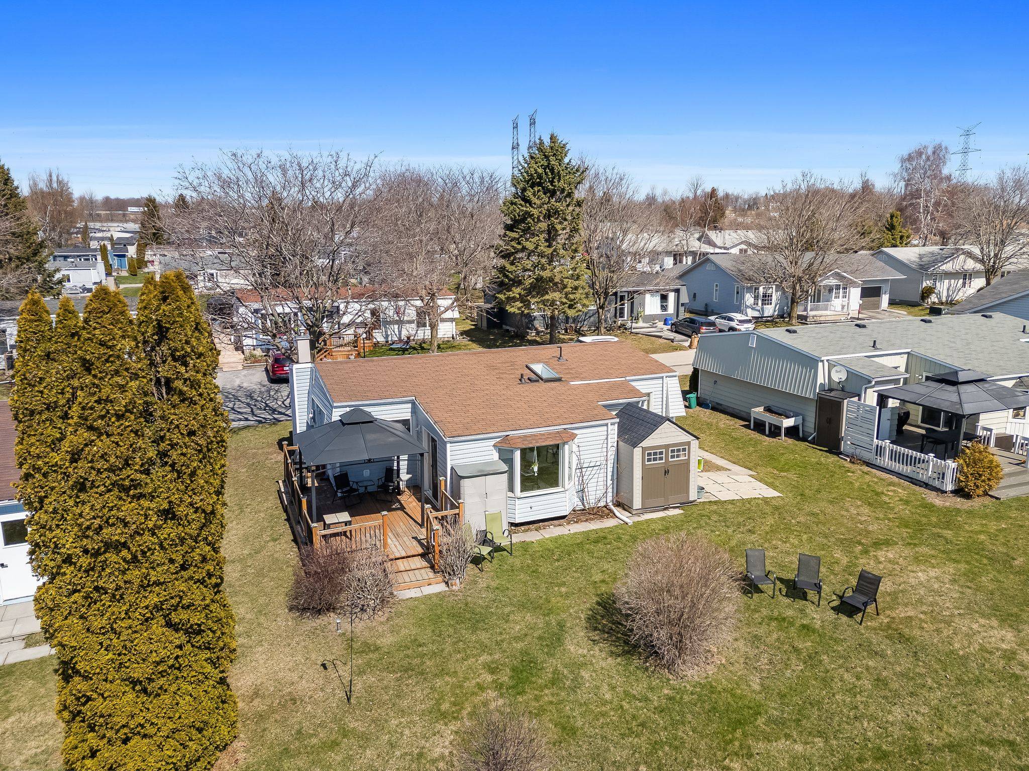 Clarington, ON L1B 1A6,71 Bluffs RD