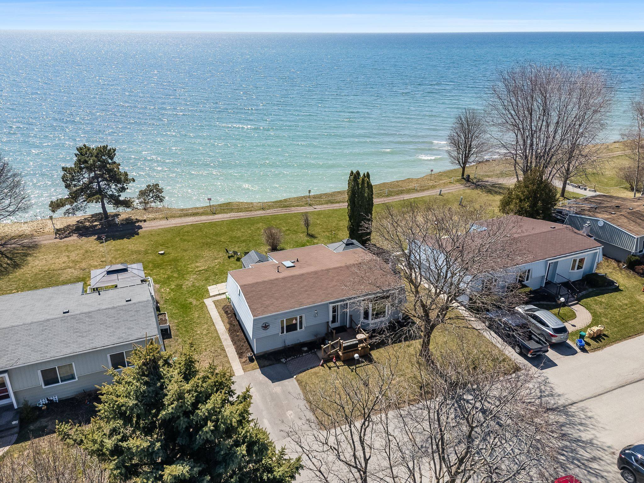 Clarington, ON L1B 1A6,71 Bluffs RD