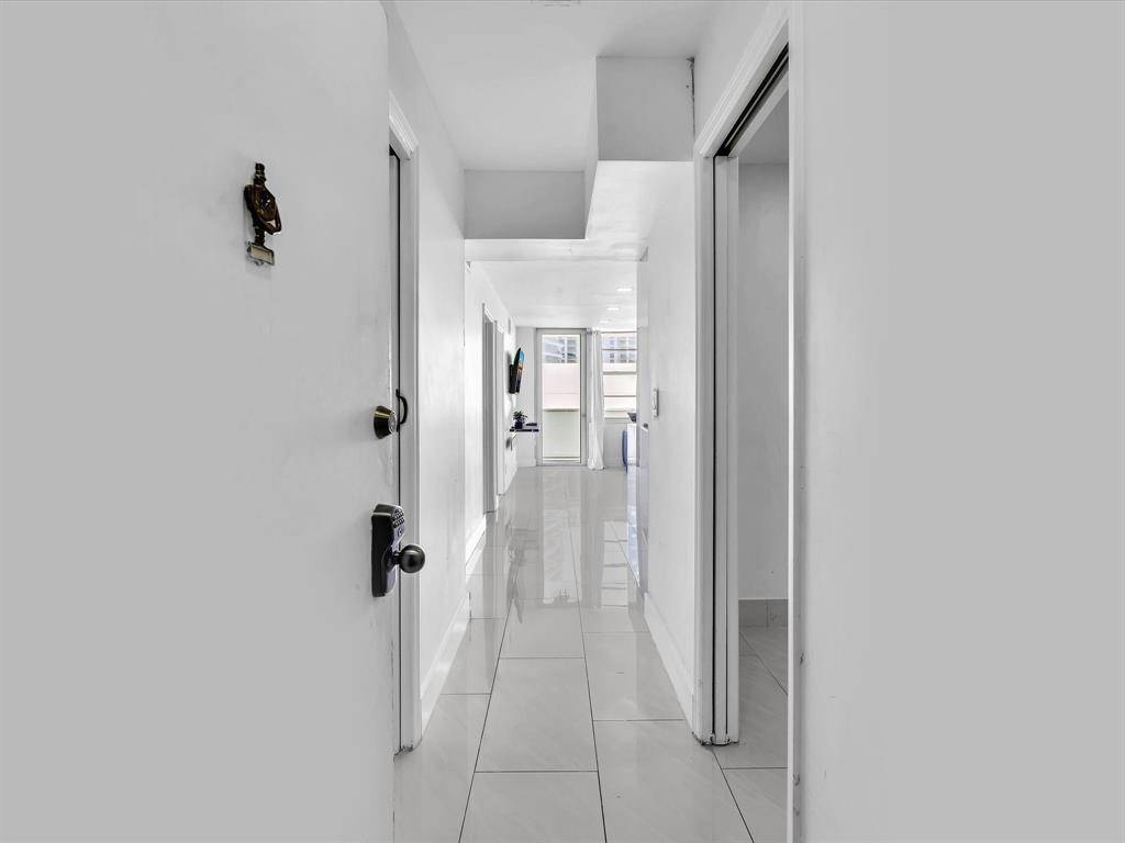 Hollywood, FL 33019,3725 S Ocean Dr #1507