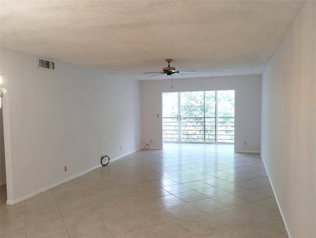Coconut Creek, FL 33066,2403 Antigua Cir #E3