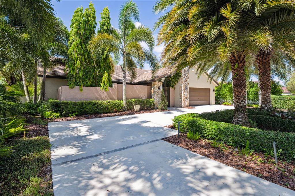 9700 NW 10th St, Plantation, FL 33322