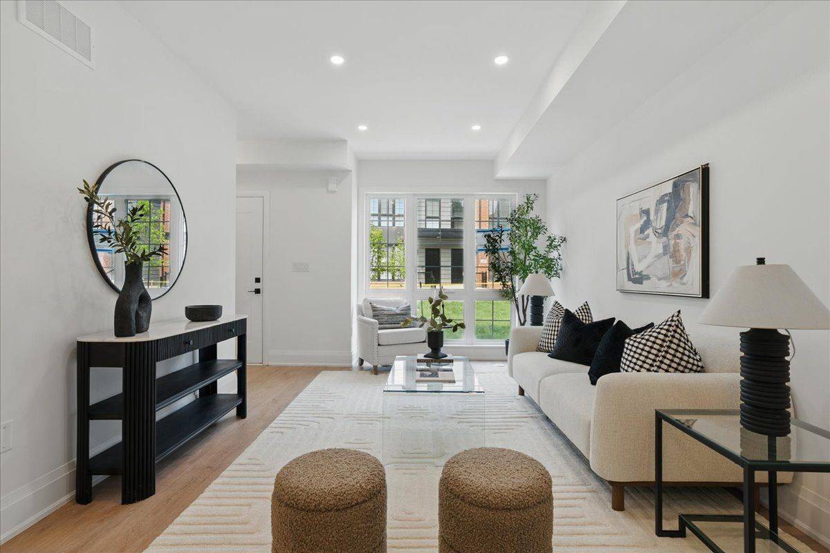 Vaughan, ON L4J 8A2,33 Burleigh Mews