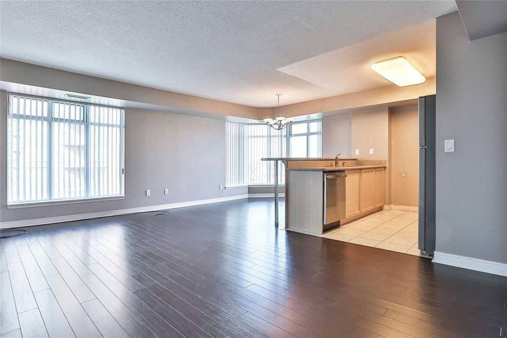 Markham, ON L3T 7V6,135 Pond DR #708