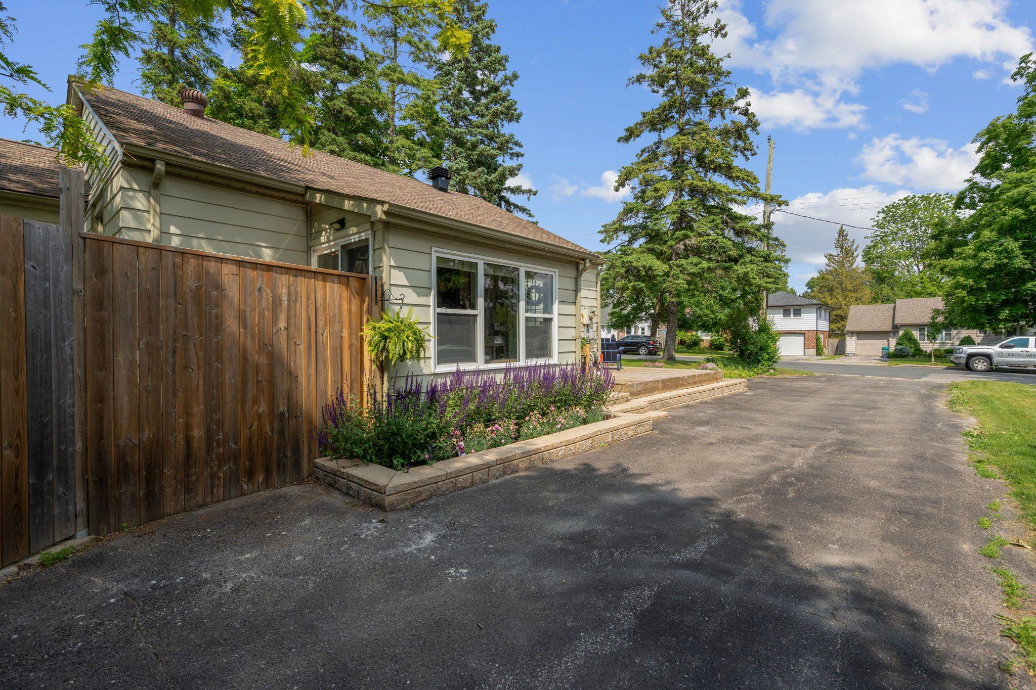 Barrie, ON L4M 4N4,88 Puget ST