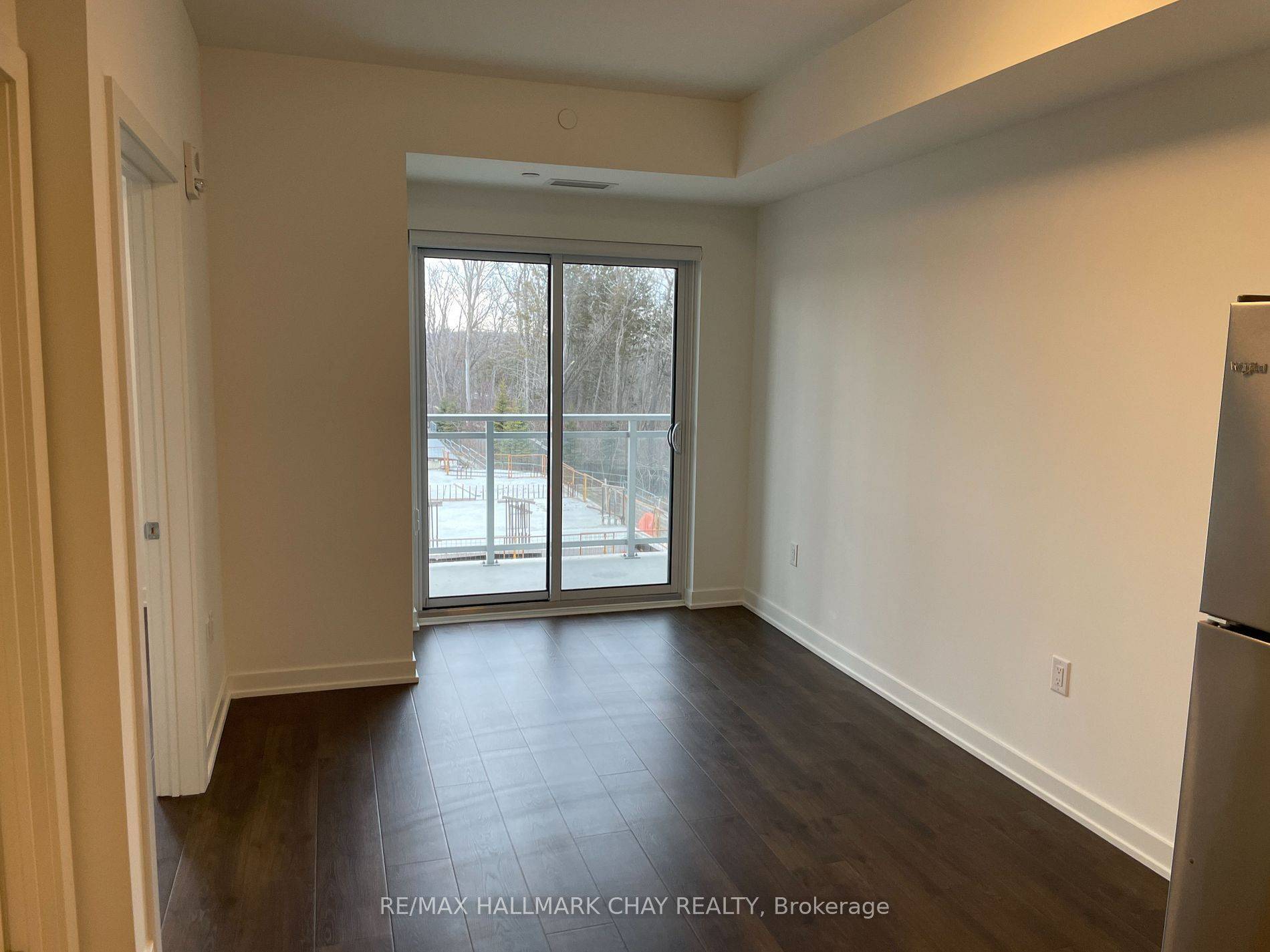 Barrie, ON L4M 7B9,56 Lakeside TER #202