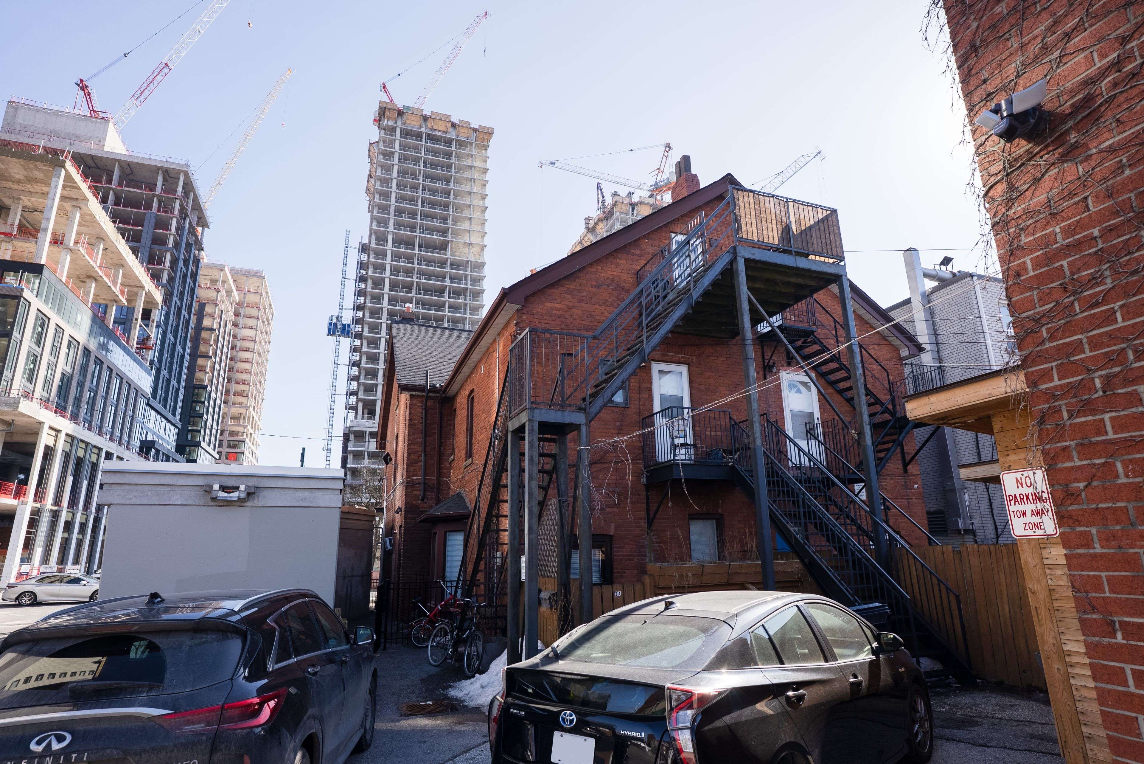 Toronto W02, ON M6H 1N1,1156 Bloor ST W