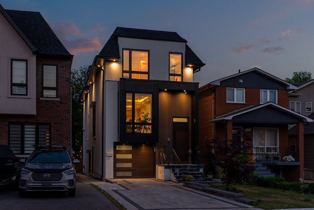 327 Melrose ST, Toronto W06, ON M8Z 1G7