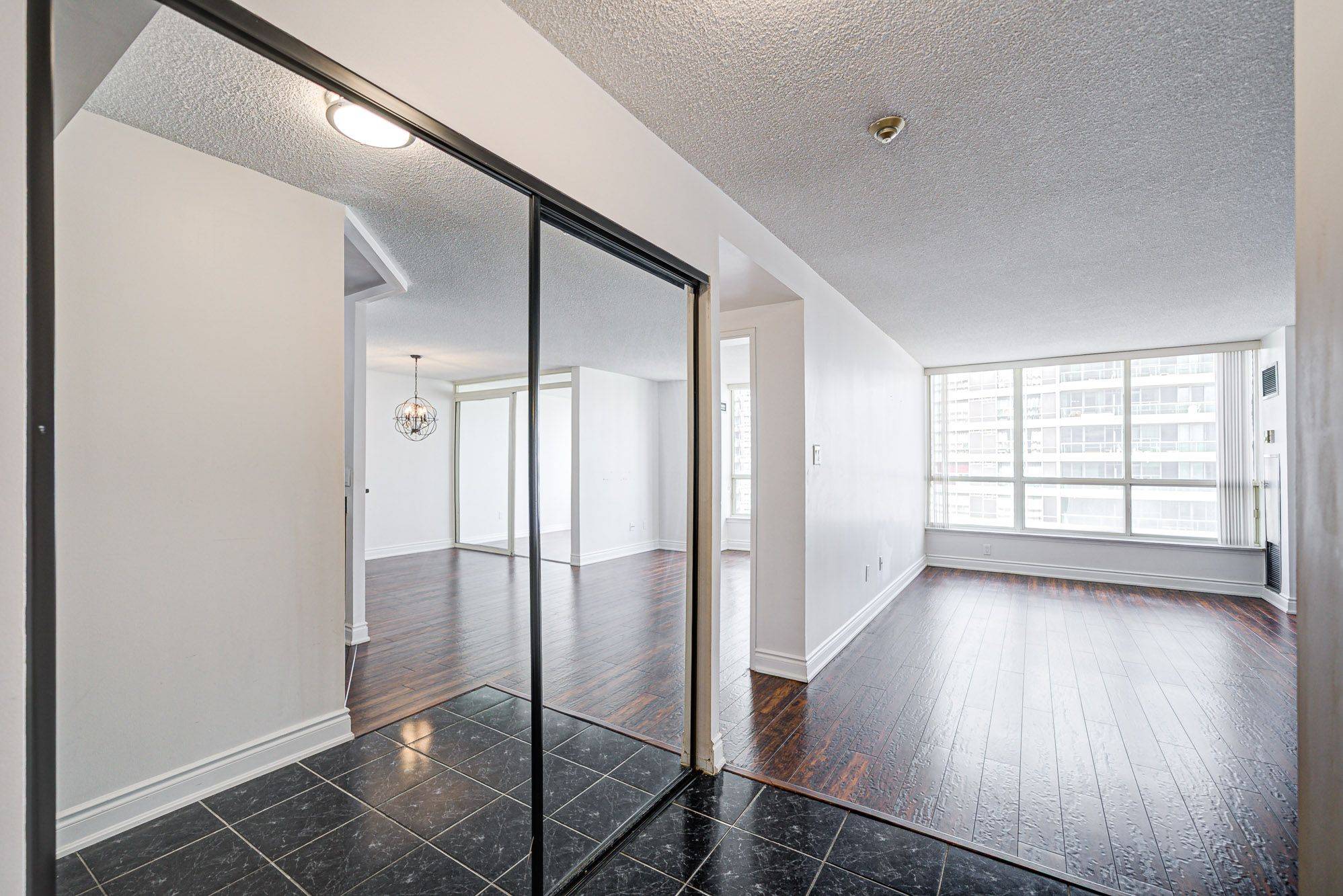 Mississauga, ON L5B 3Z3,55 Elm DR NW #1710