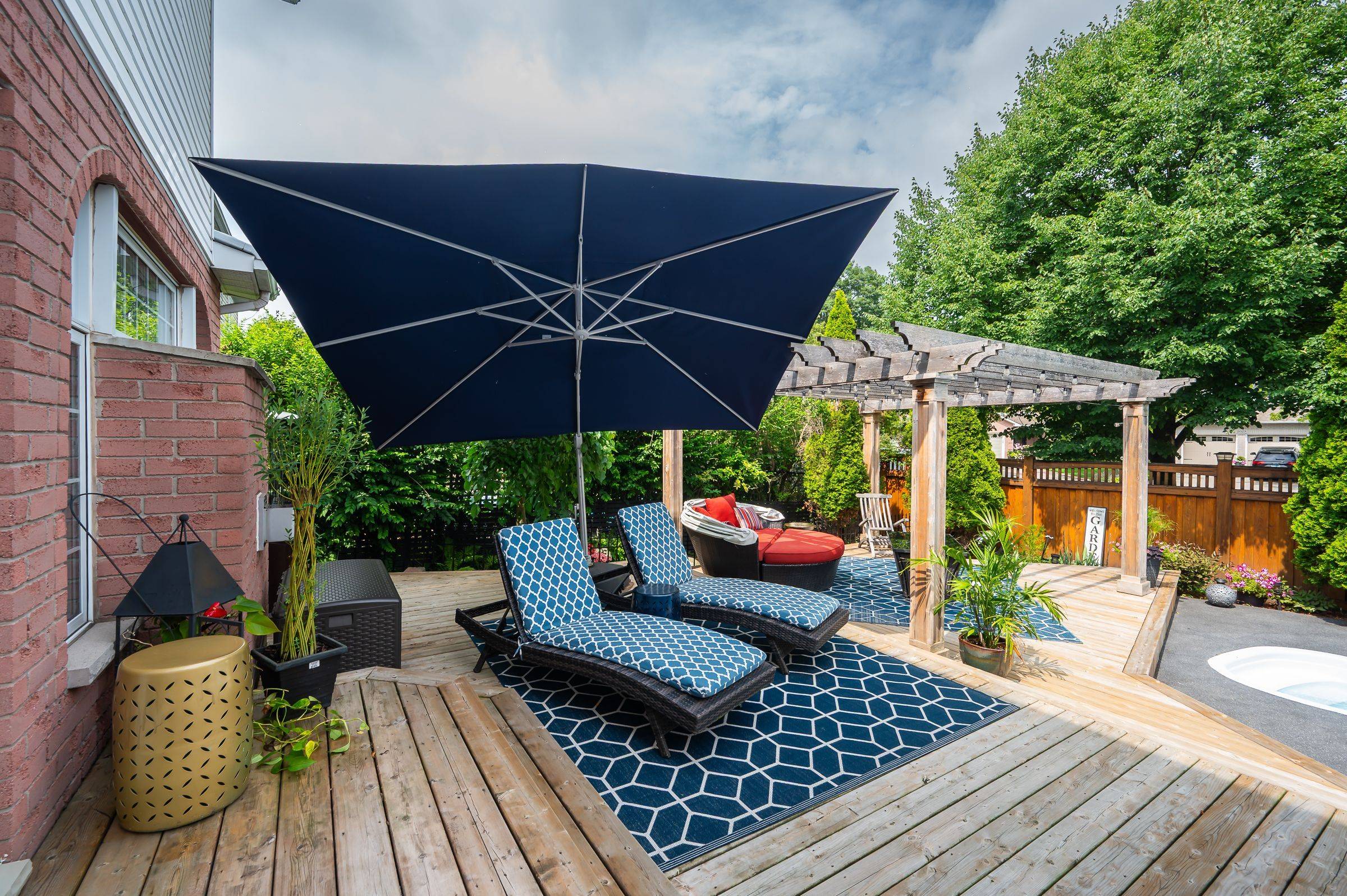 Burlington, ON L7M 4G6,2037 Waterbridge DR