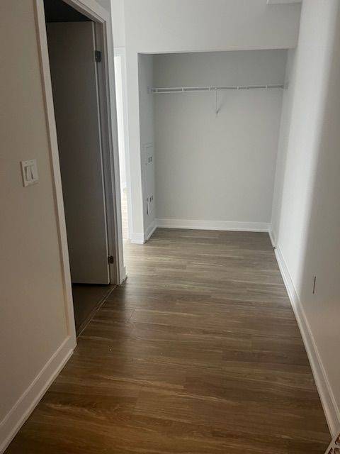 430 Square One DR #1211, Mississauga, ON L5B 0L6