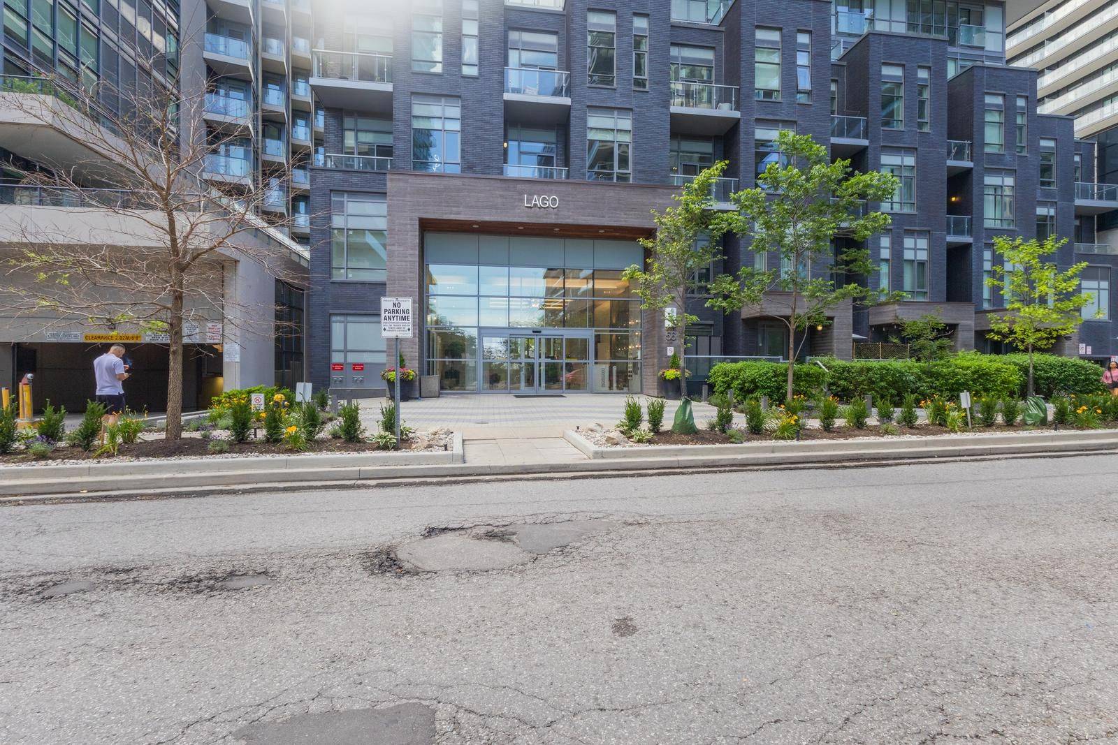 Toronto W06, ON M8V 0C4,56 Annie Craig DR #1707