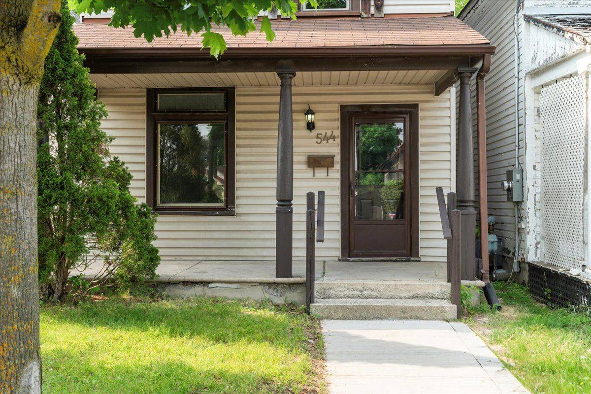 Peterborough Central, ON K9J 4L5,544 Chamberlain ST