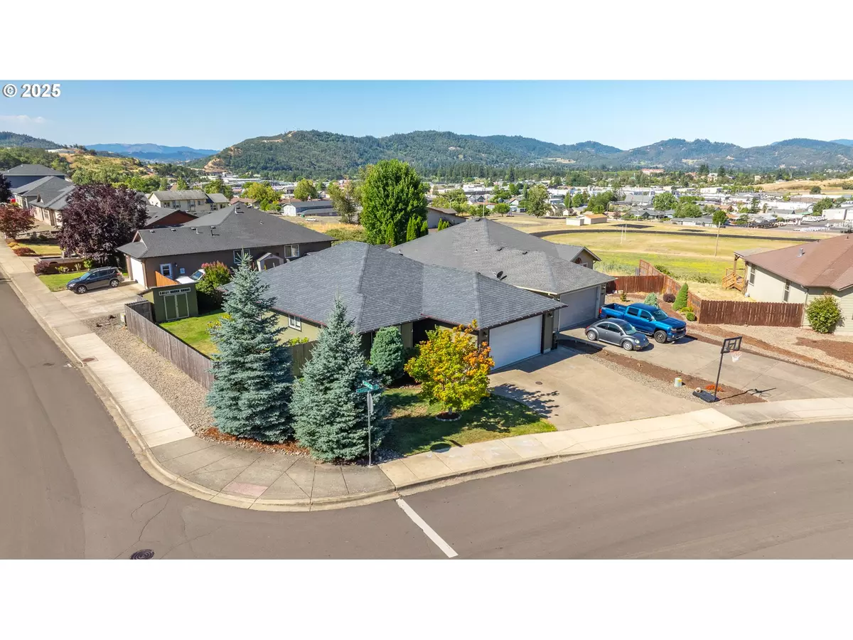 Roseburg, OR 97470,1862 NE SUNSET LOOP DR