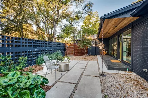 Fort Worth, TX 76107,416 Crestwood Drive