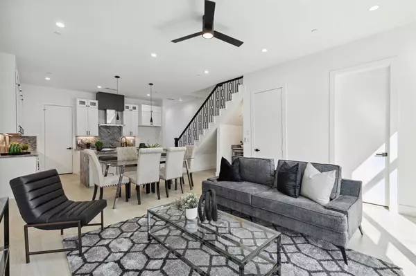 Dallas, TX 75208,426 Melba Street #102