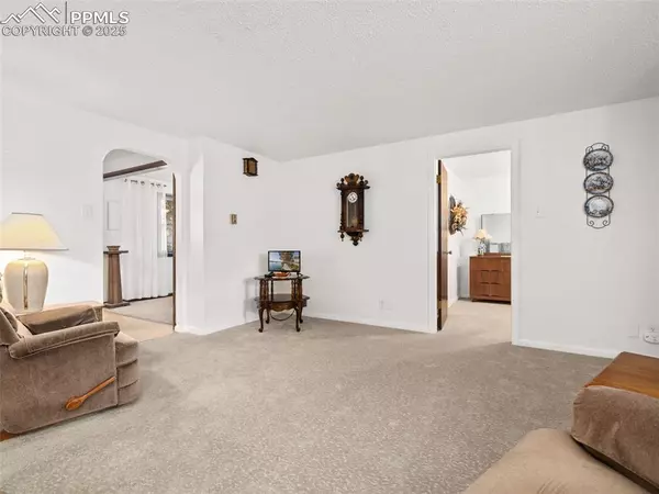 Pueblo, CO 81005,605 Cherry LN